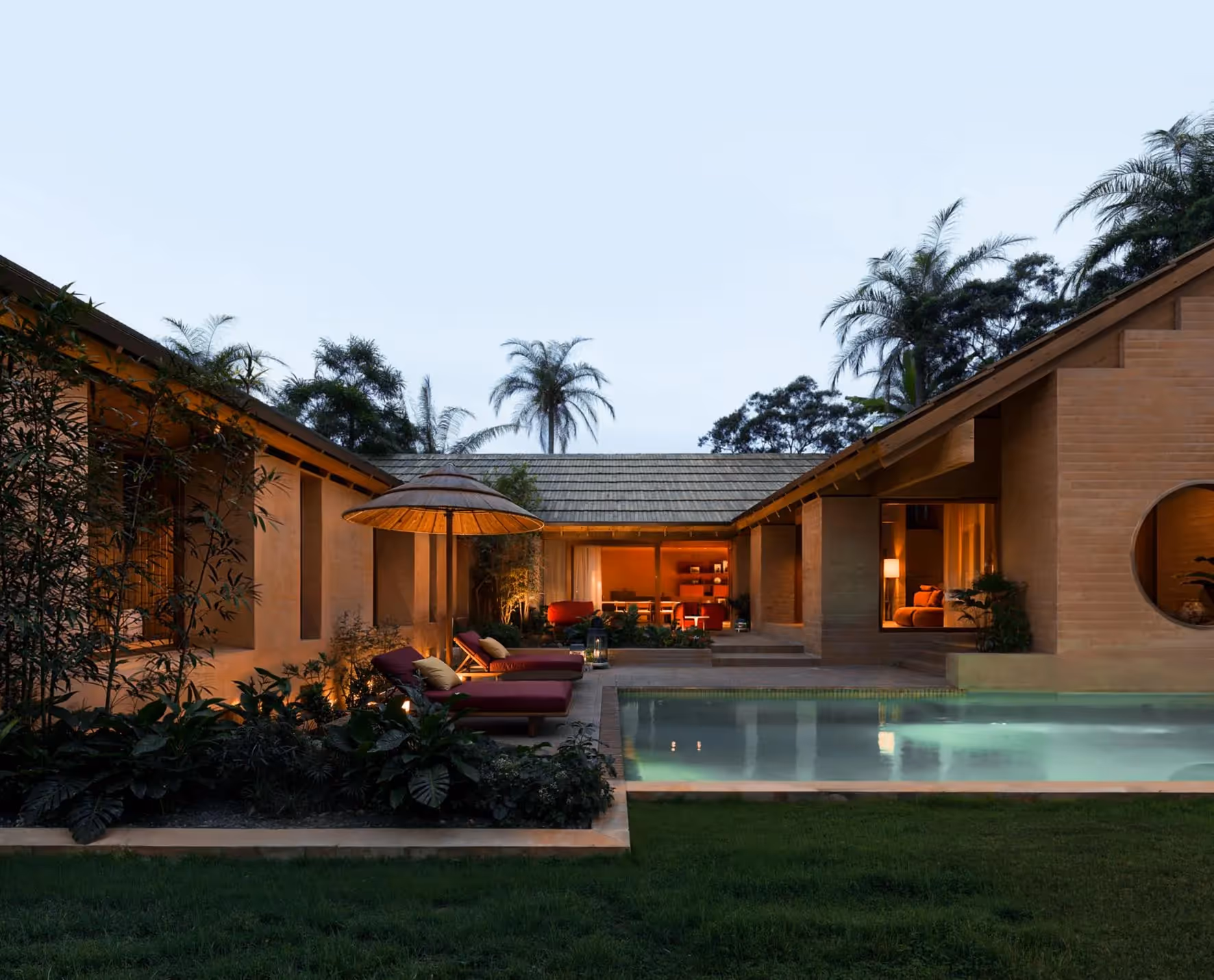 Villa Tanira – Villas en pleine propriété de style pavillon avec piscine et spa privés — photo 1