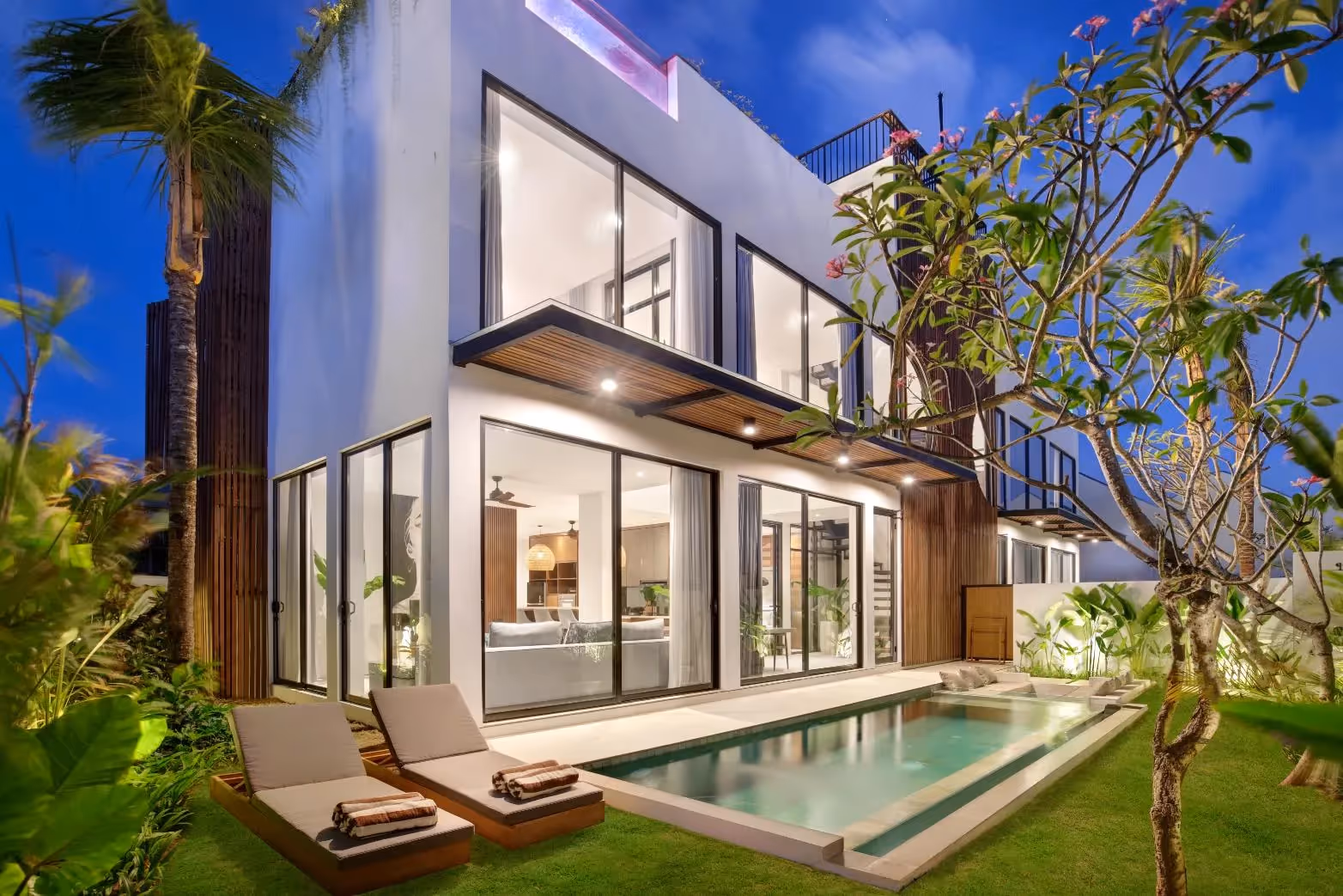 Solmare in Pererenan – 3BDR Rooftop Villa with Sauna, Ocean Views & Pool (1/11)