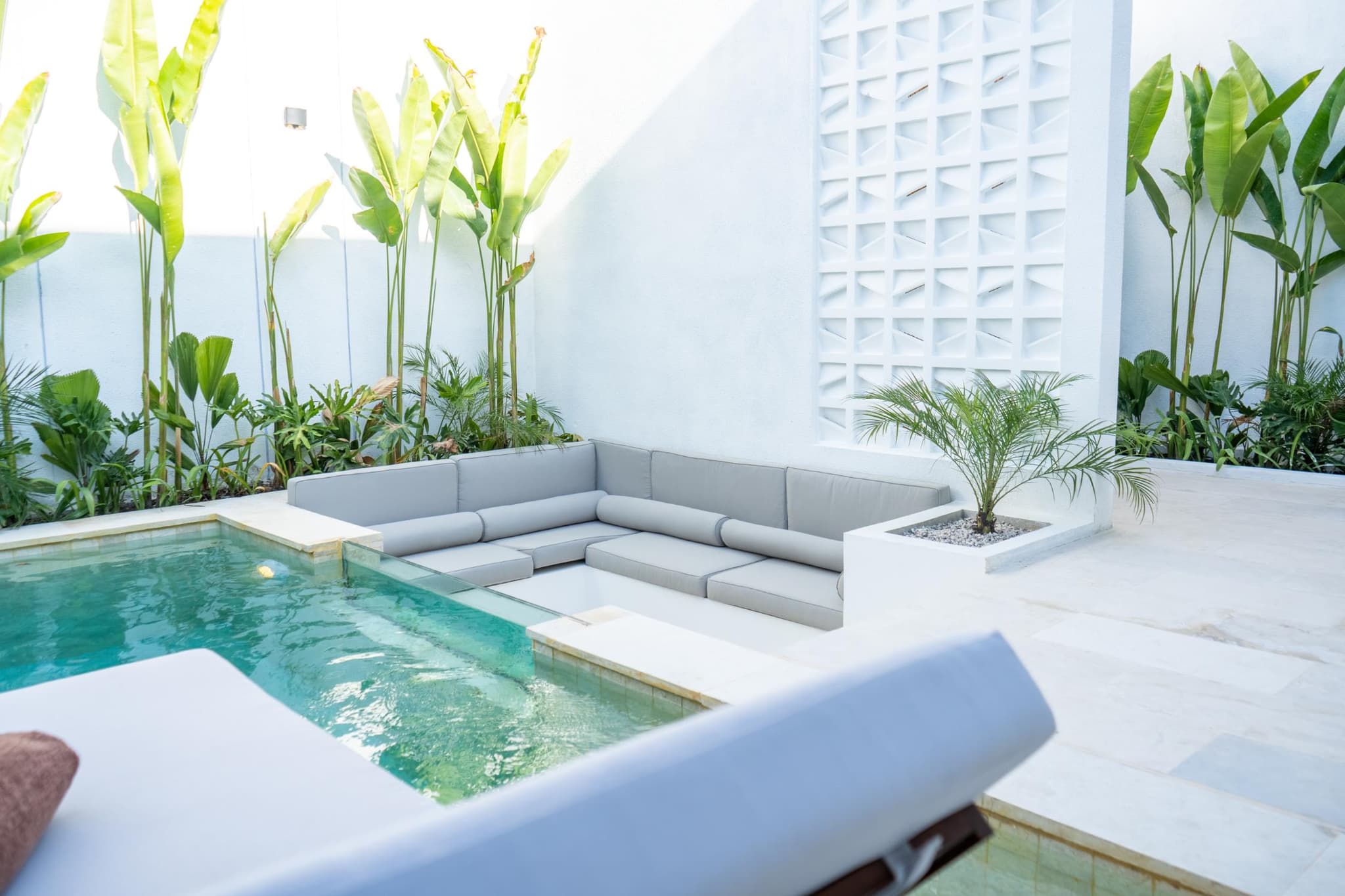 Velmira Villas in Bingin – 2BR Tropical Modern Villa with Private Pool (1/9)