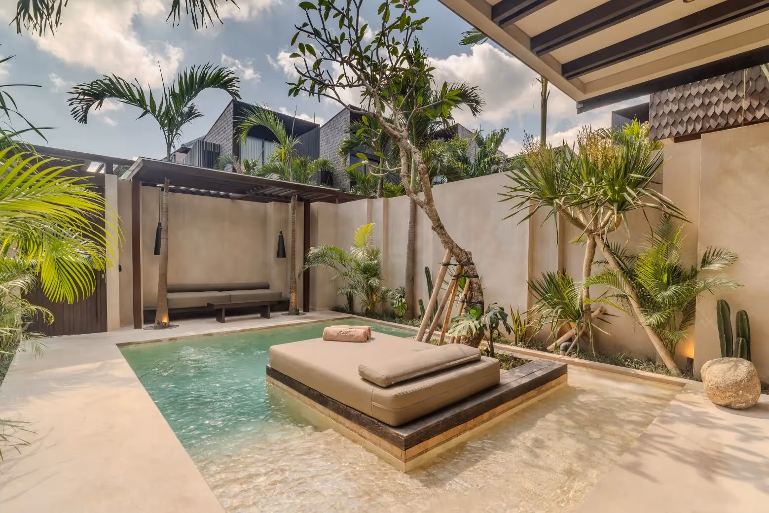 Villa Cleine - Vila Leasehold 1 Kamar Tidur Bergaya Desainer Elegan dengan Kolam Renang Pribadi di Pererenan — foto 1