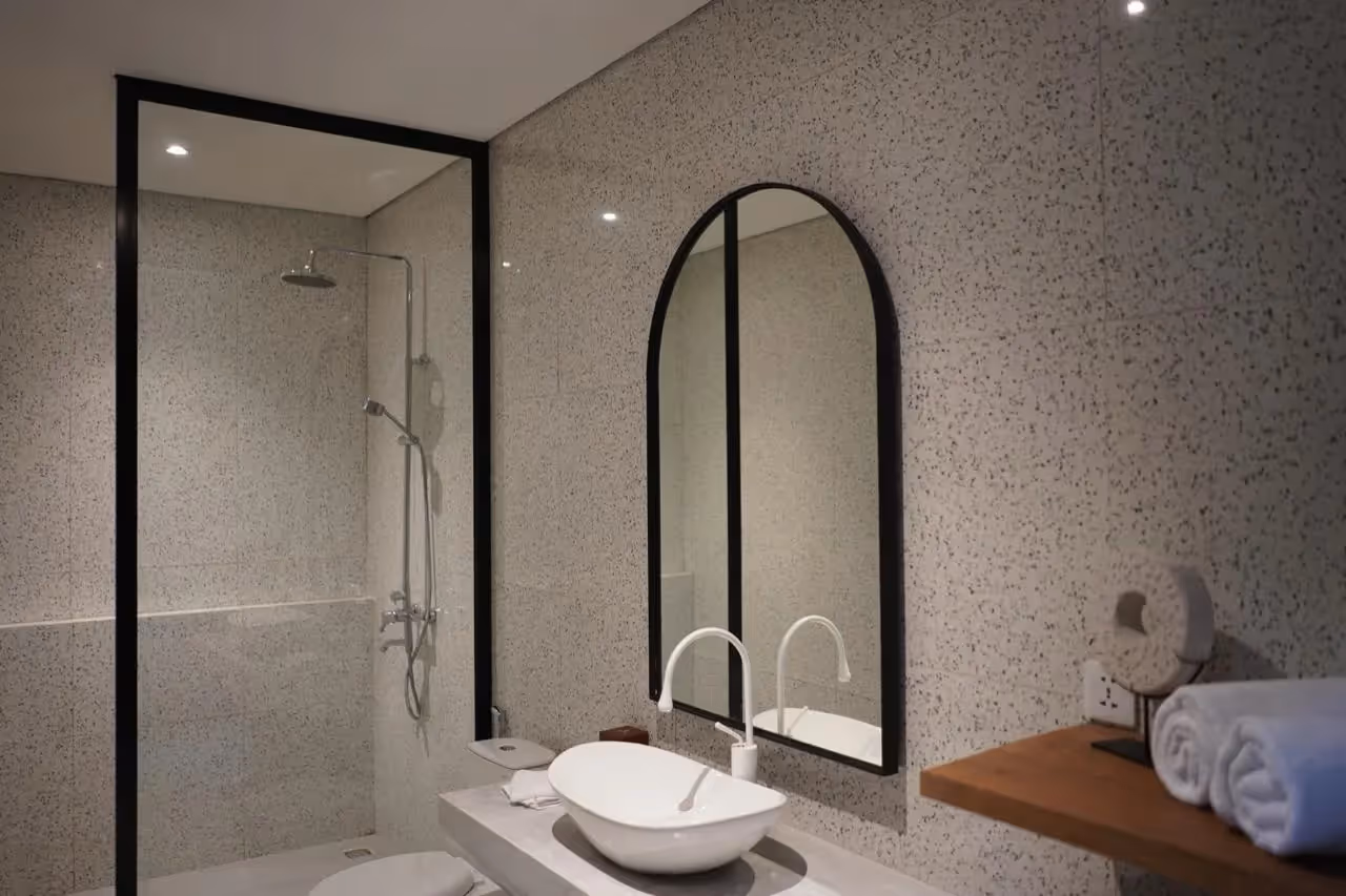 Villa Laurie - Modern Mediterranean 2-Bedroom Leasehold Villa with Smart Home System in Seminyak (1/8)