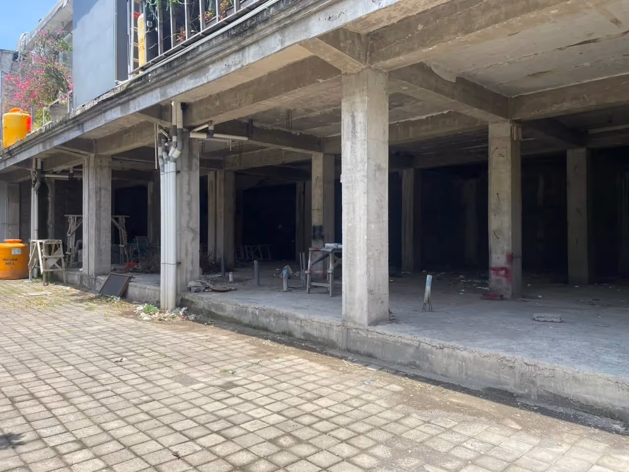 Waki Shop – 60 m² Customizable Commercial Space — photo 1