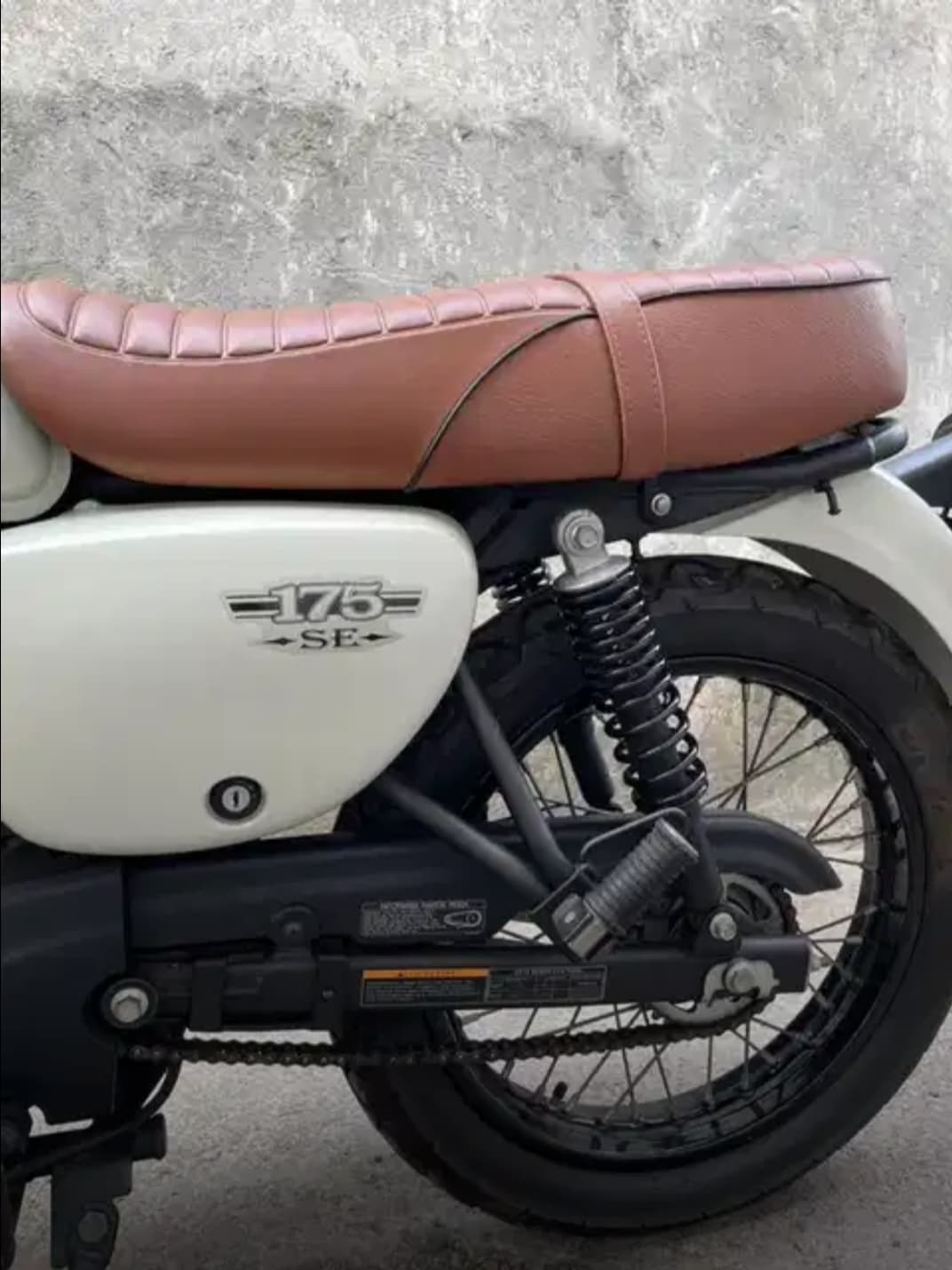 Kawasaki w175 SE kilometer 2.000 (1/3)