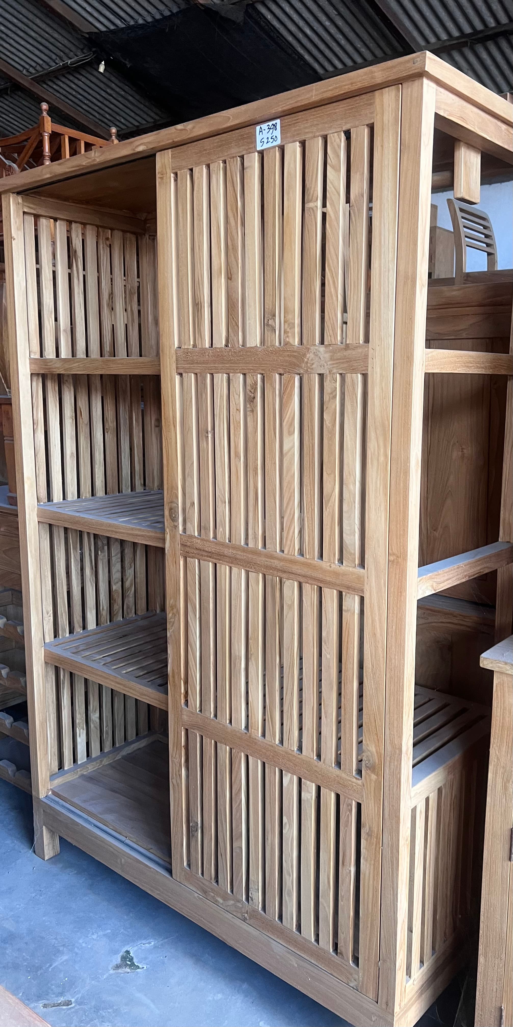 Étagère en bois (1/3)
