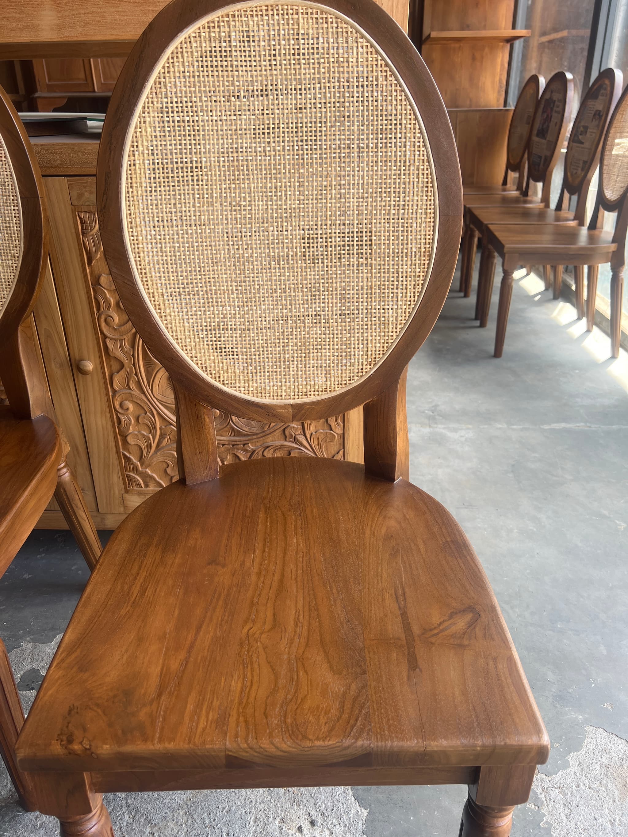 Chair — photo 1