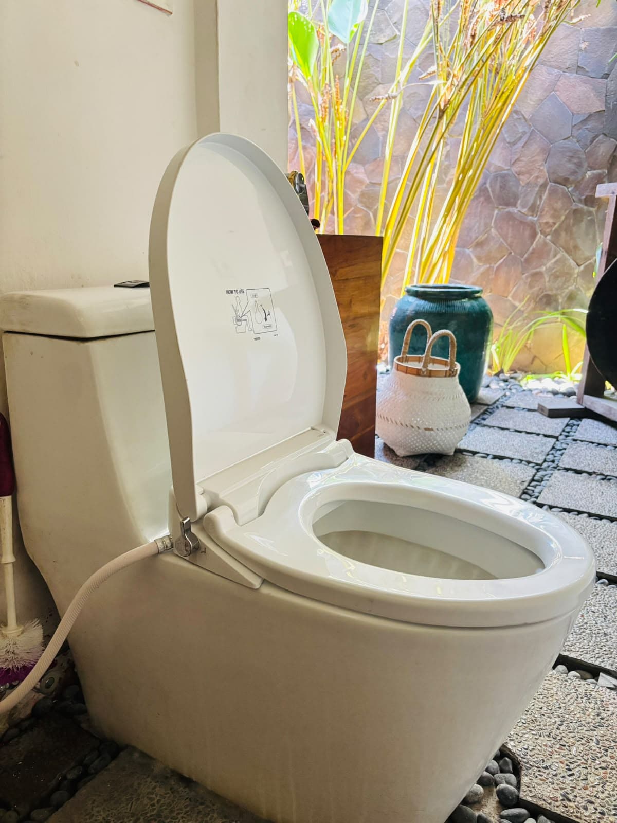 Toto TCW 07 S Eco-Washer, soft closing. (1/3)