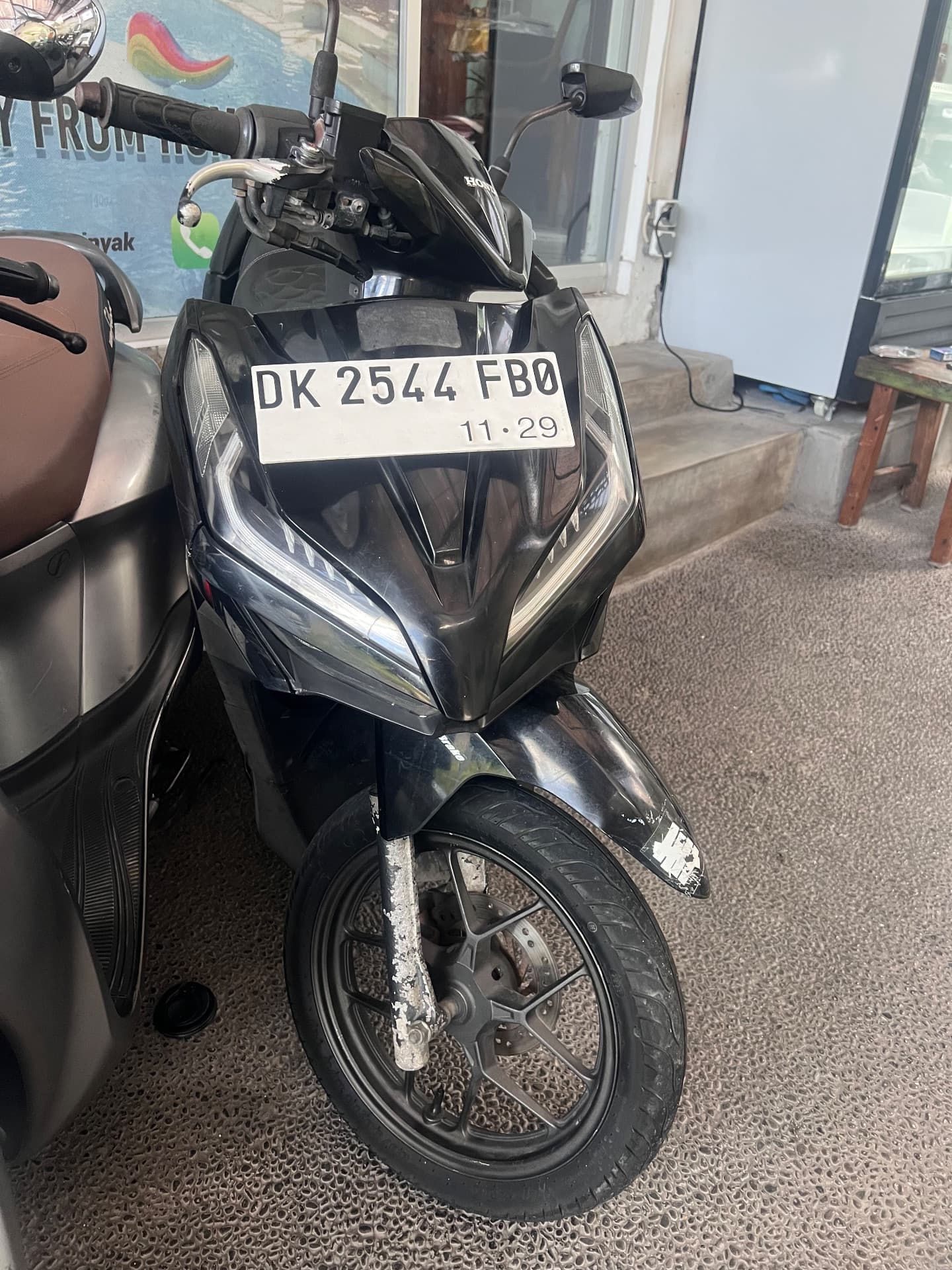 Honda Vario 125 eSP – Warna Hitam (1/3)