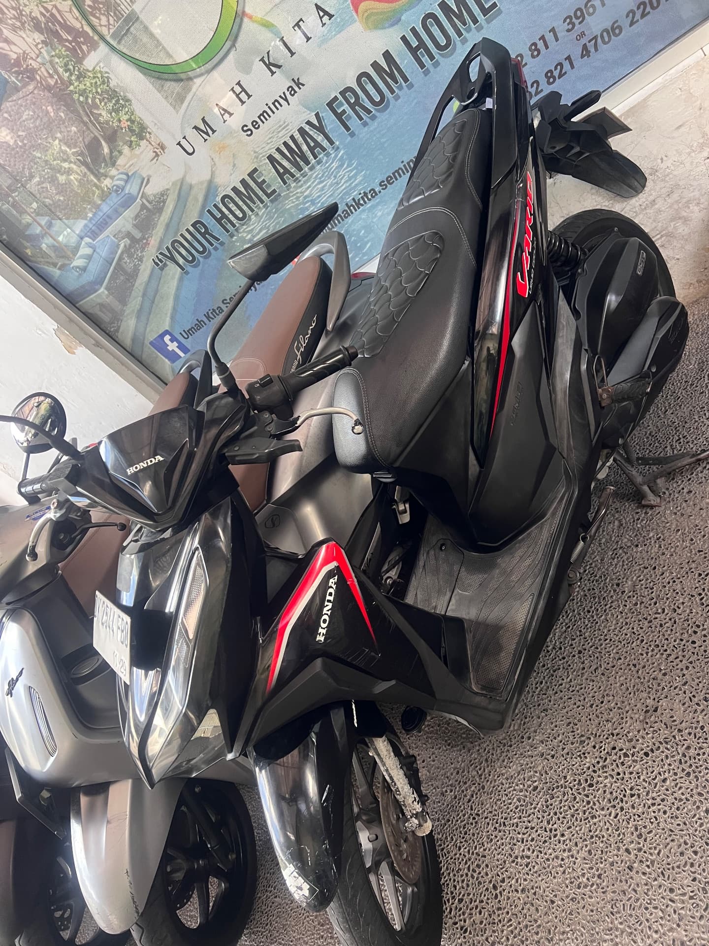 Honda Vario 125 eSP – Warna Hitam (1/3)