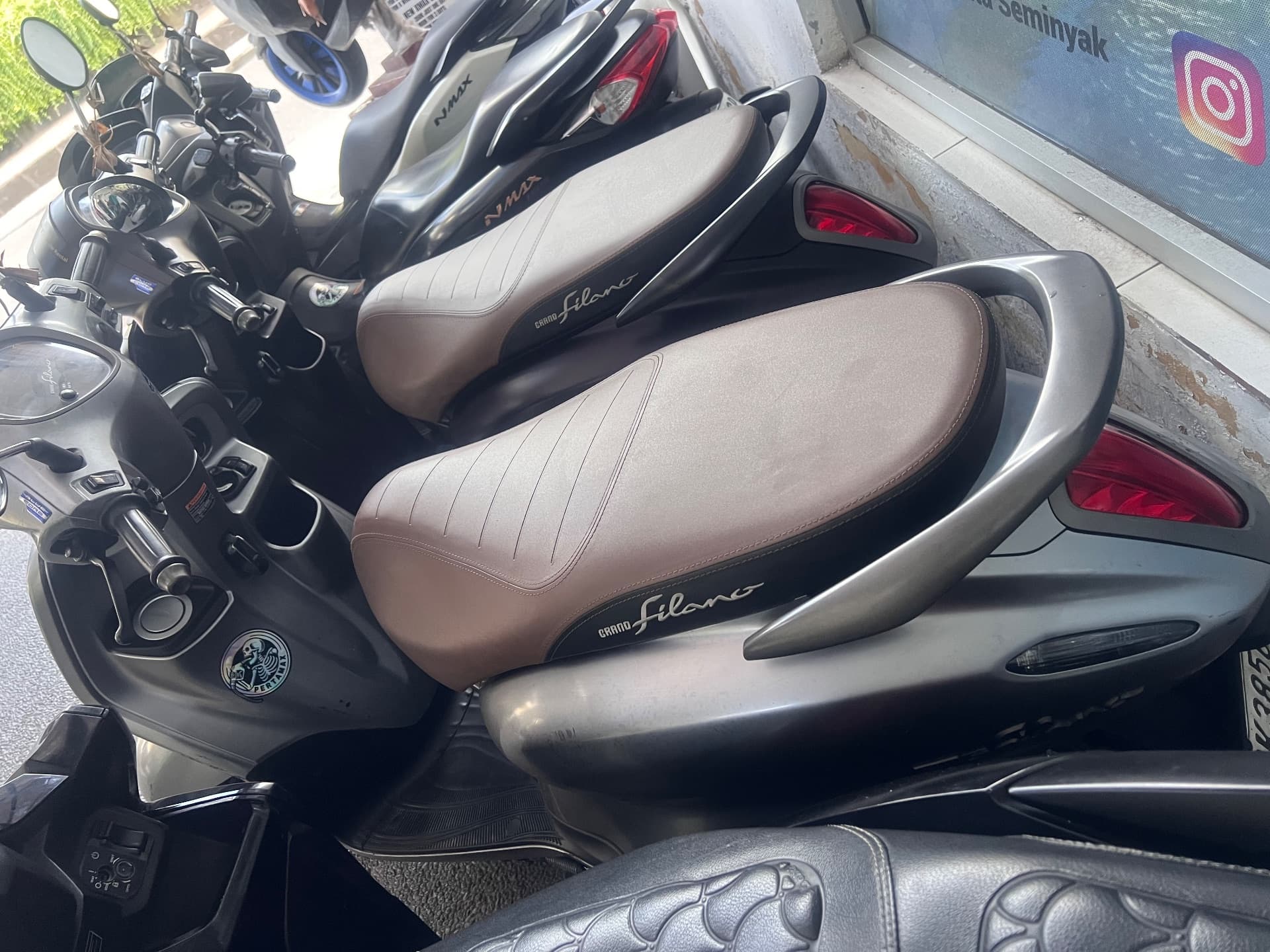 Yamaha Grand Filano Hybrid Connected. (1/3)