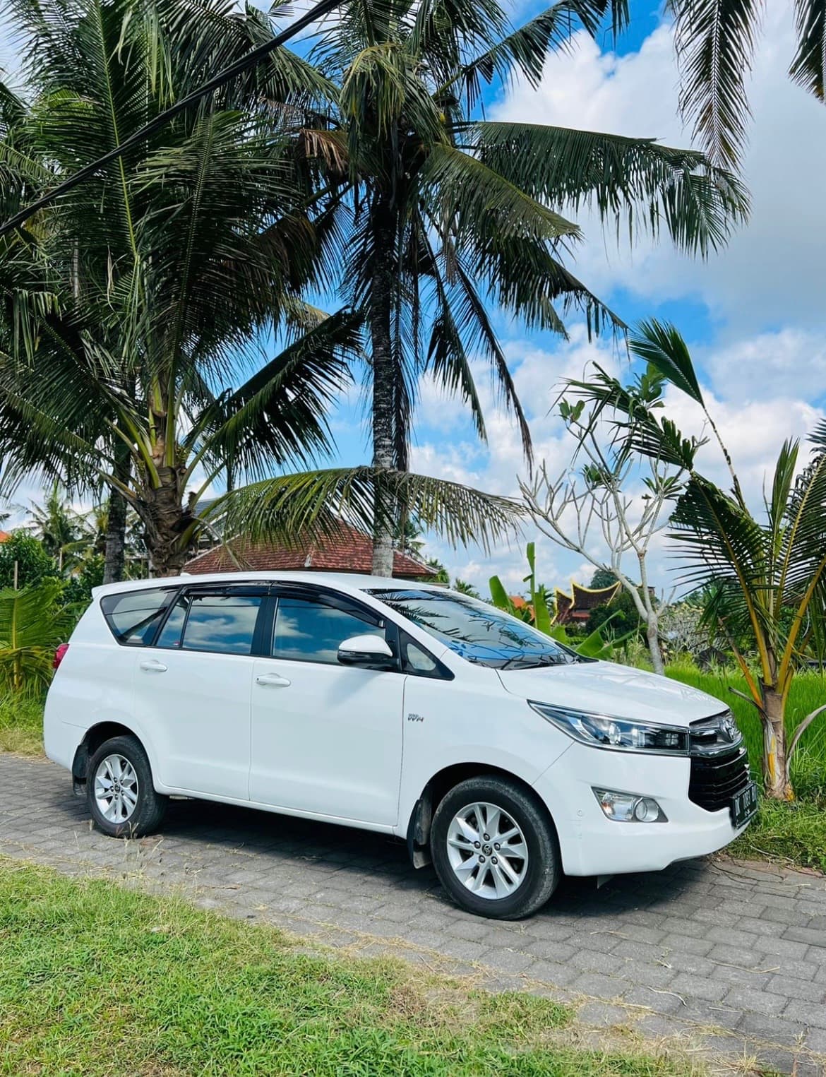 Toyota Innova AT – Car Rental — photo 1