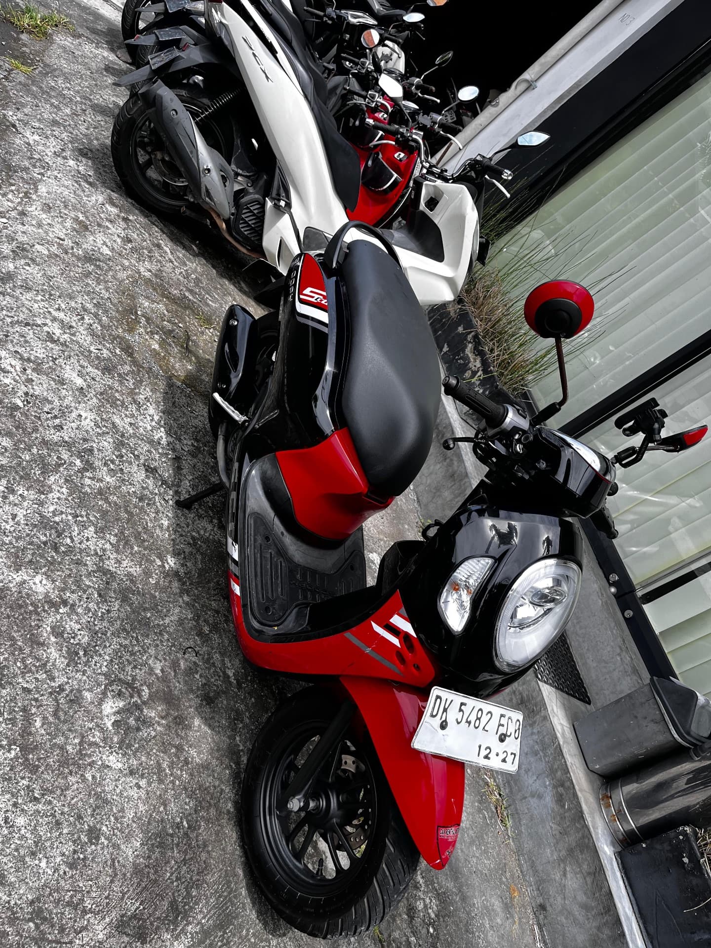 Rental Motor Honda Scoopy (1/3)