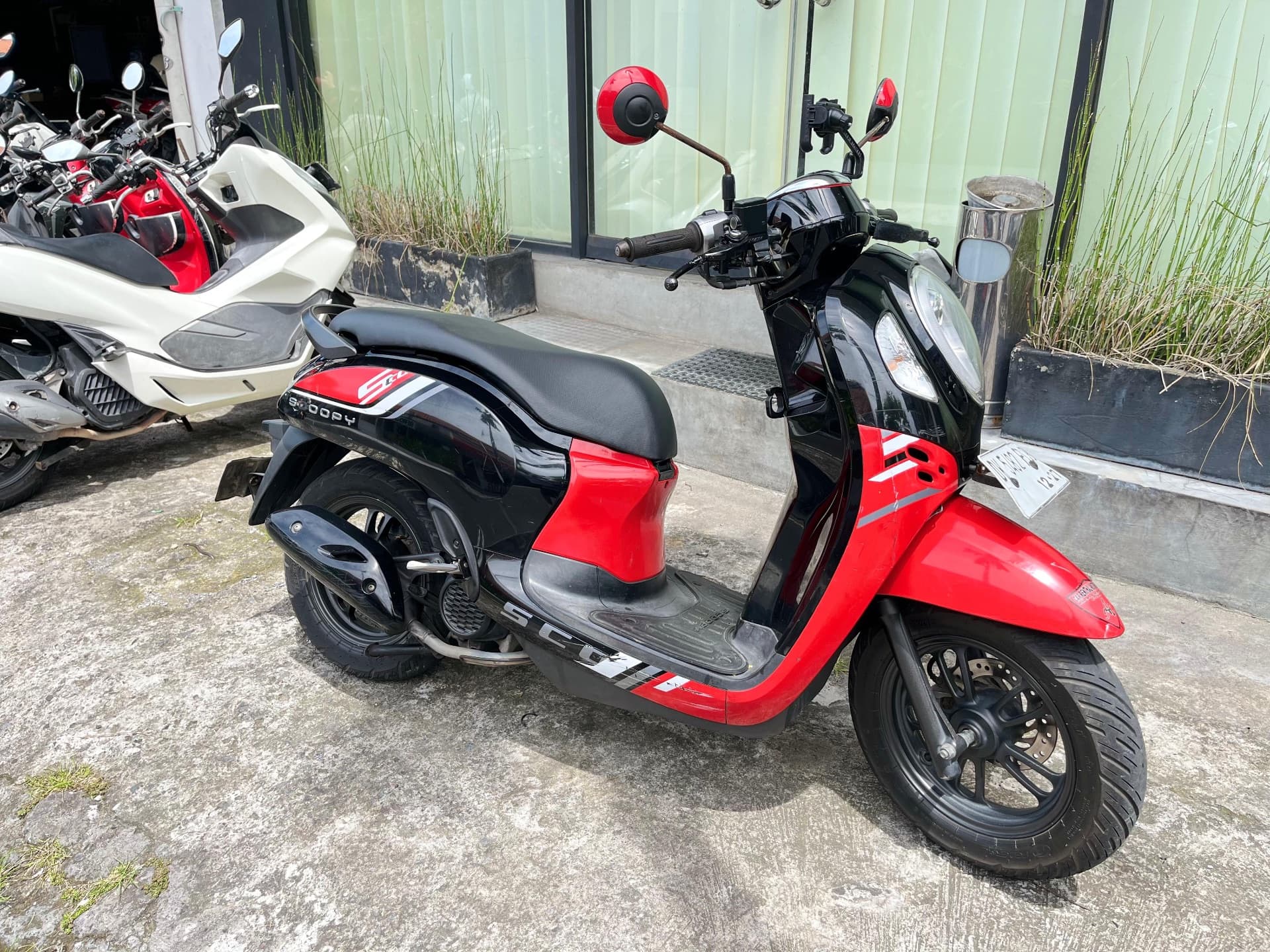 Rental Motor Honda Scoopy (1/3)