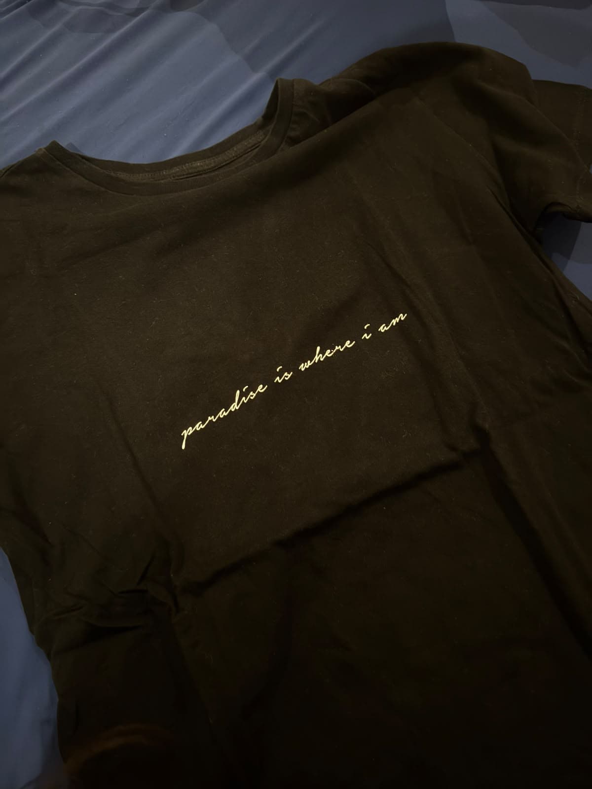 Black tee shirt "paradise is where I am" (1/2)