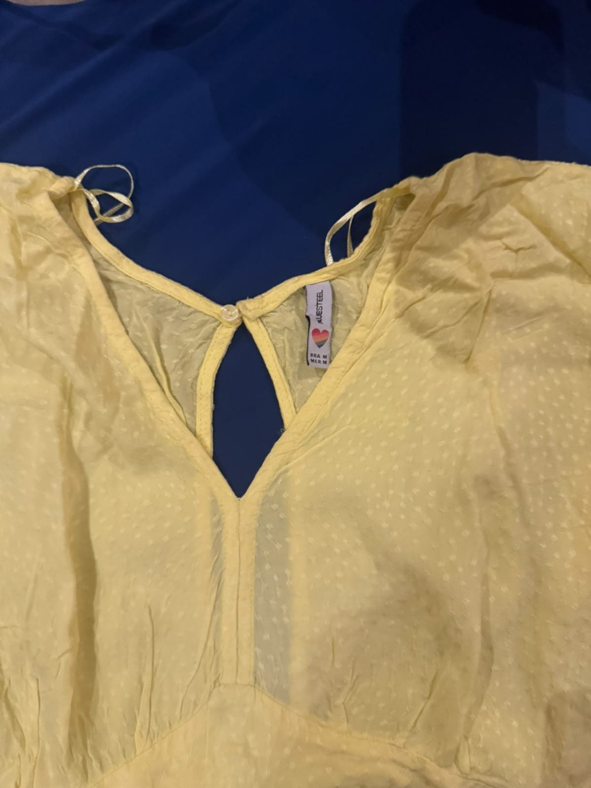 Short yellow dress (1/3)