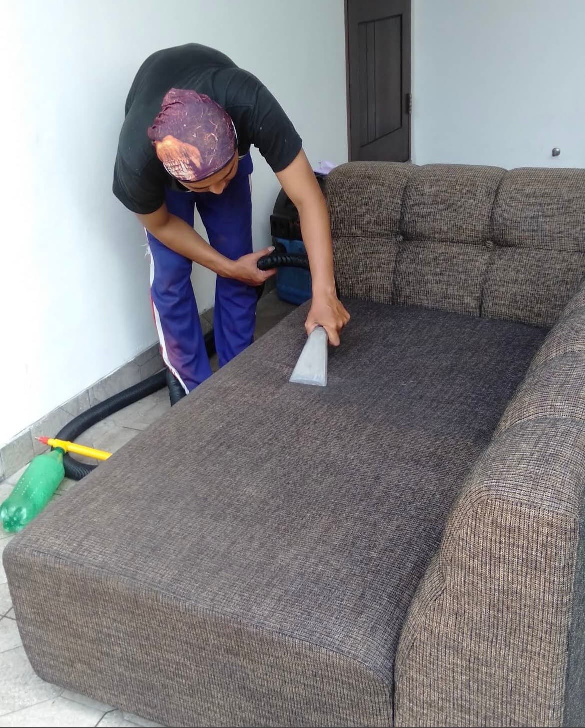 Sofa Cleaning Service — photo 1