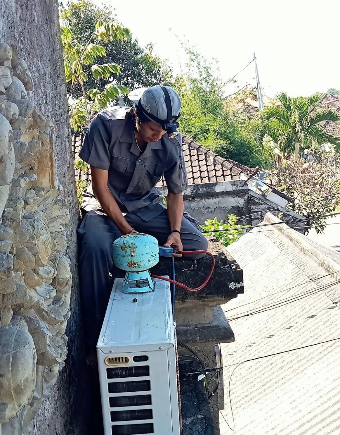Surya Teknik (AC Technician) — photo 1