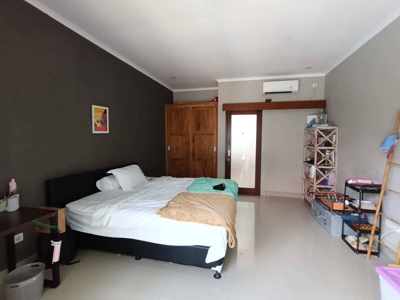 3 bedroom villa low price, equipped closed living room (1/3)