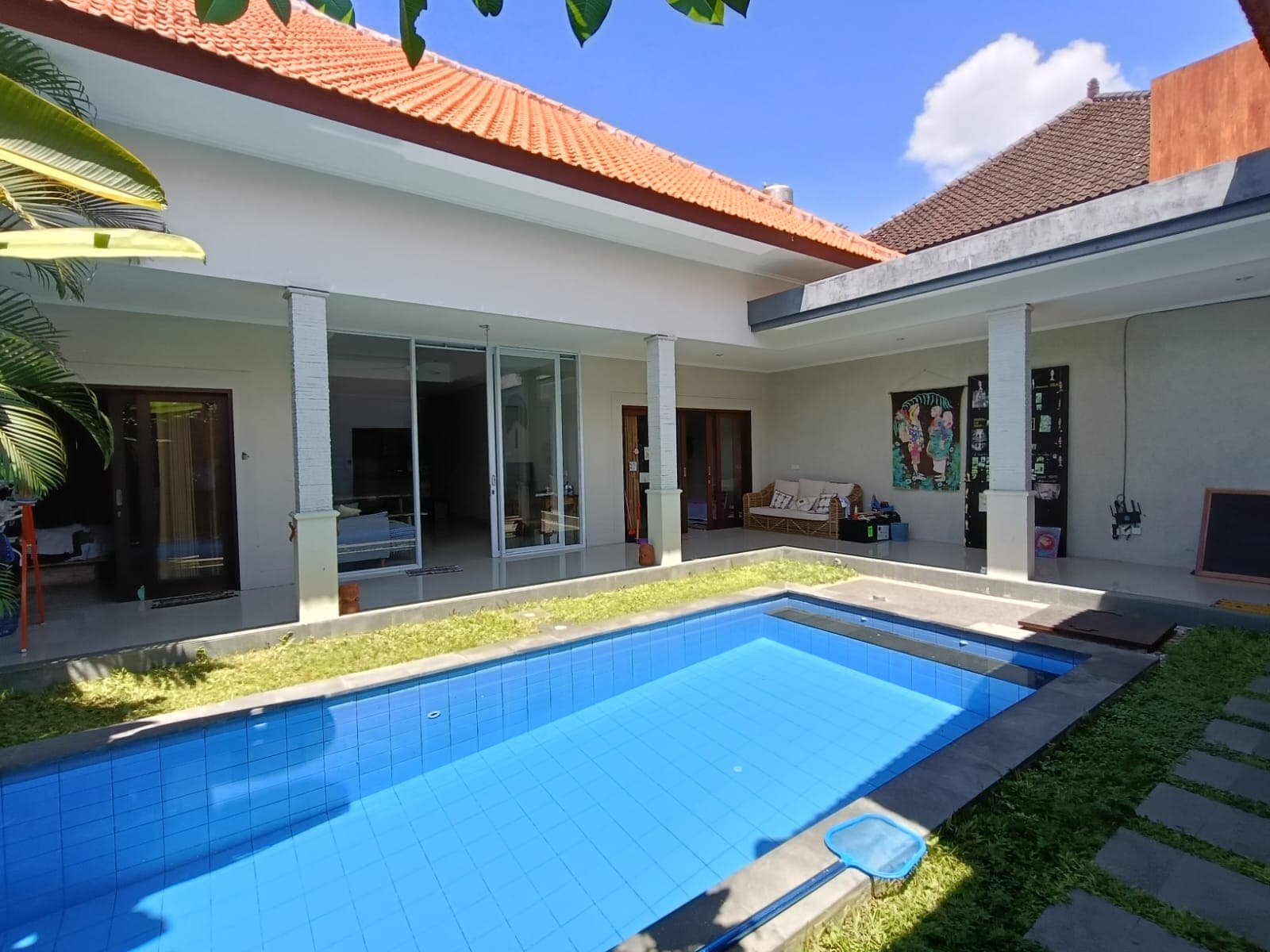 3 bedroom villa low price, equipped closed living room — photo 1