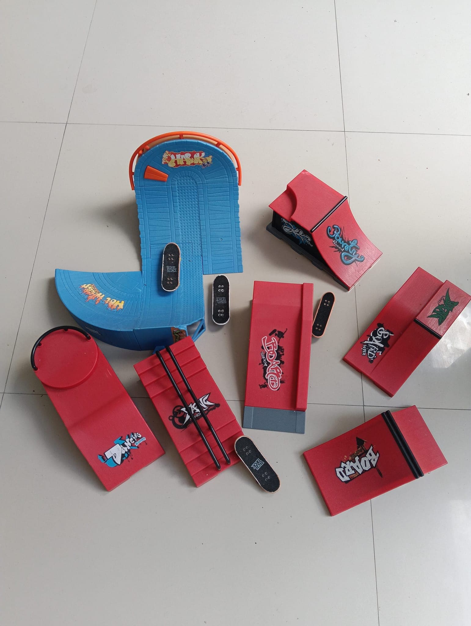 Mini skate park ramps hot wheels — photo 1