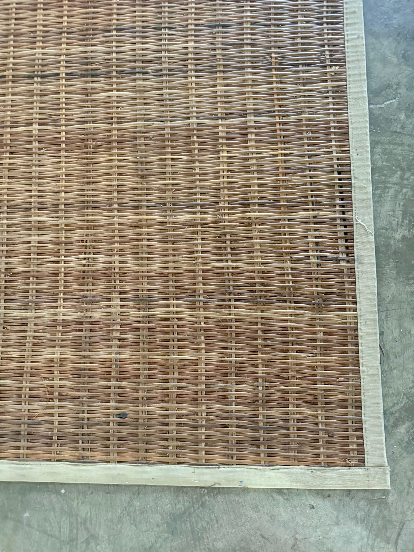 Large handwoven rattan carpet 400cm x 300cm (1/2)