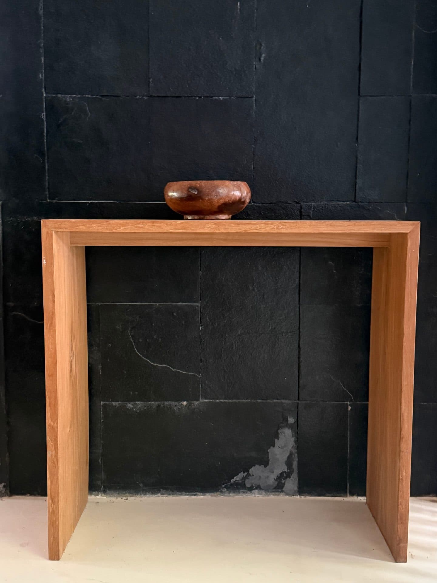 BARES FURNITURE SOLID TEAK CONSOLE TABLE (1/3)