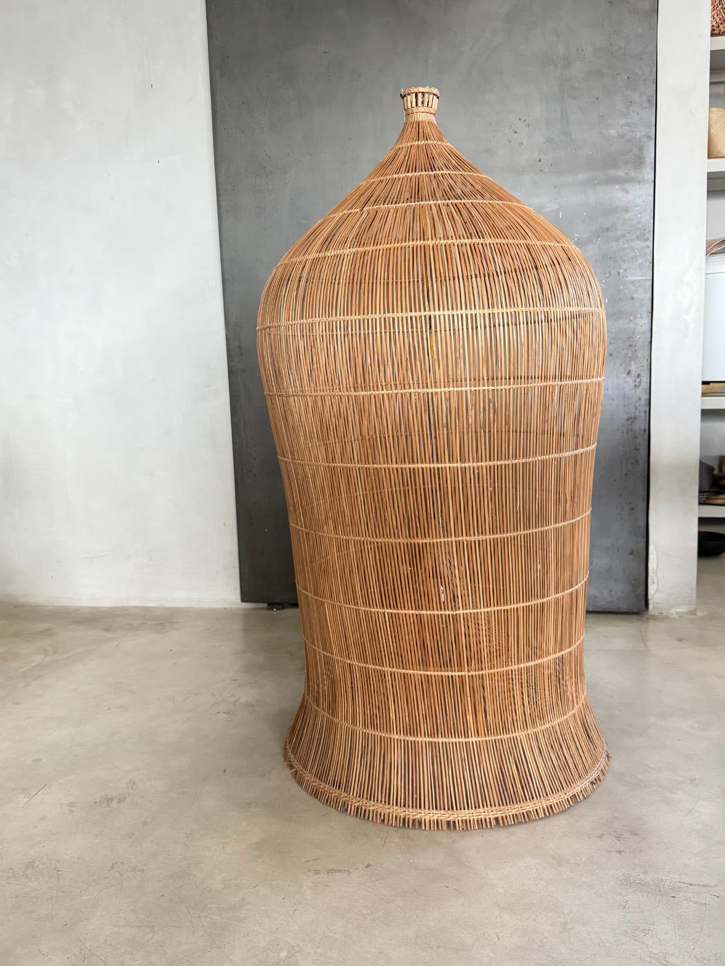 LOMBOK WOVEN RATTAN HANGING LAMP SHADE (1/2)