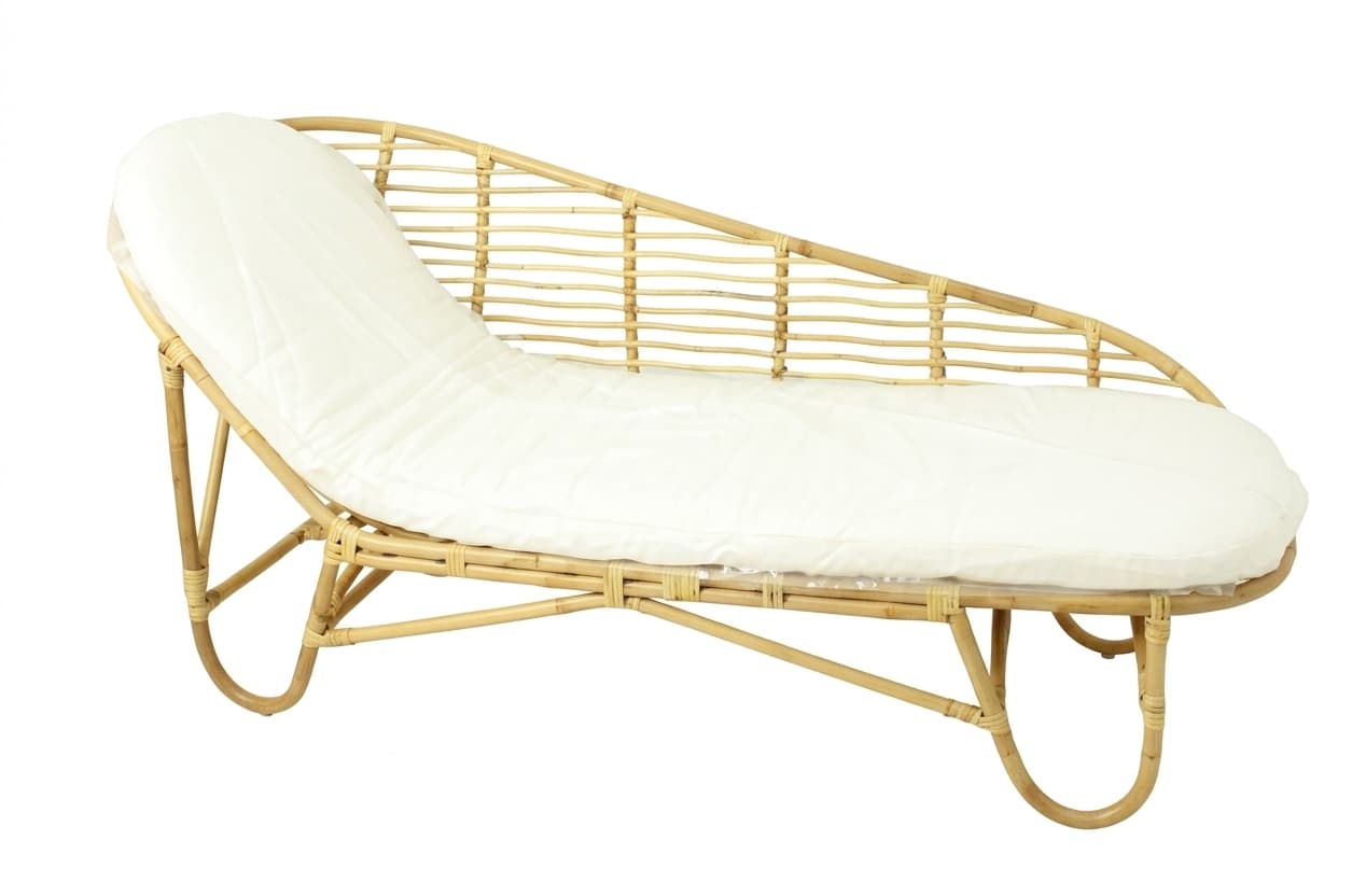 352 F - Rattan Chaise Lounge With Cushion