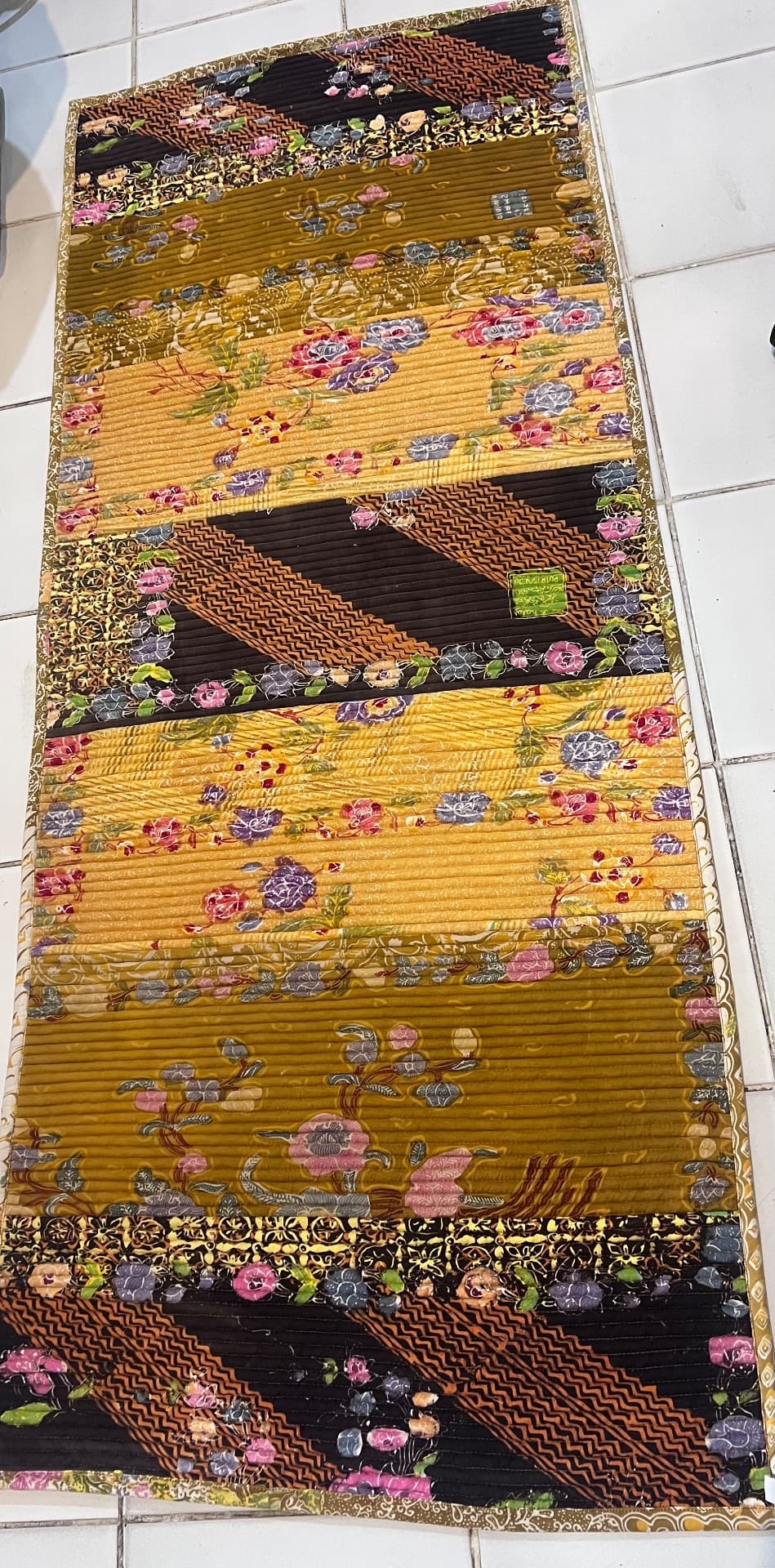 Sky ( Tapis Batik Long Motif Floral & Géométrique ) (1/3)