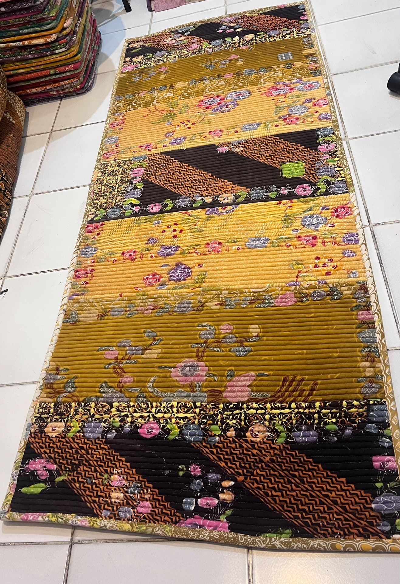 Sky ( Tapis Batik Long Motif Floral & Géométrique ) (1/3)