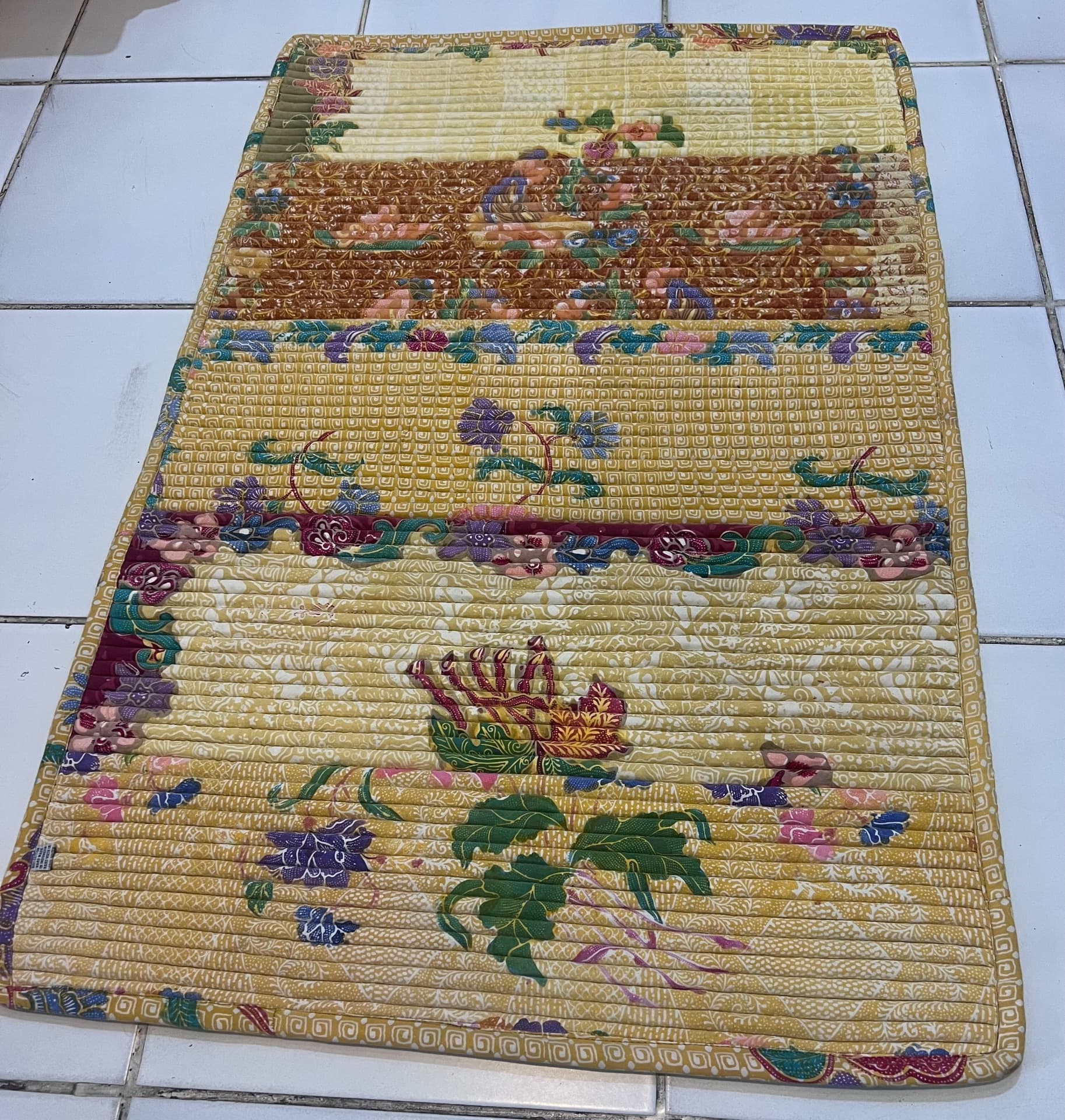Sky (Tapis Batik Mini Motif Floral) (1/2)