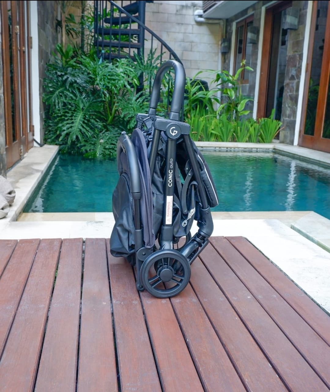 FOR RENT Stroller Cocolatte Conic AutoFold (1/3)