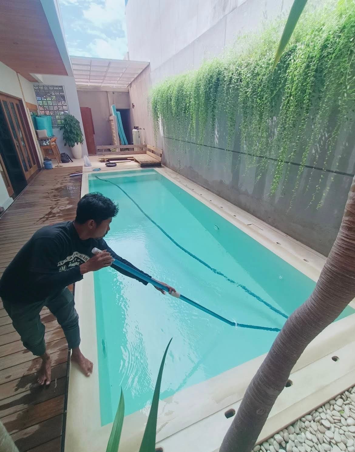 Ray’s Pool Attendant – Jasa Perawatan Kolam Renang (1/3)