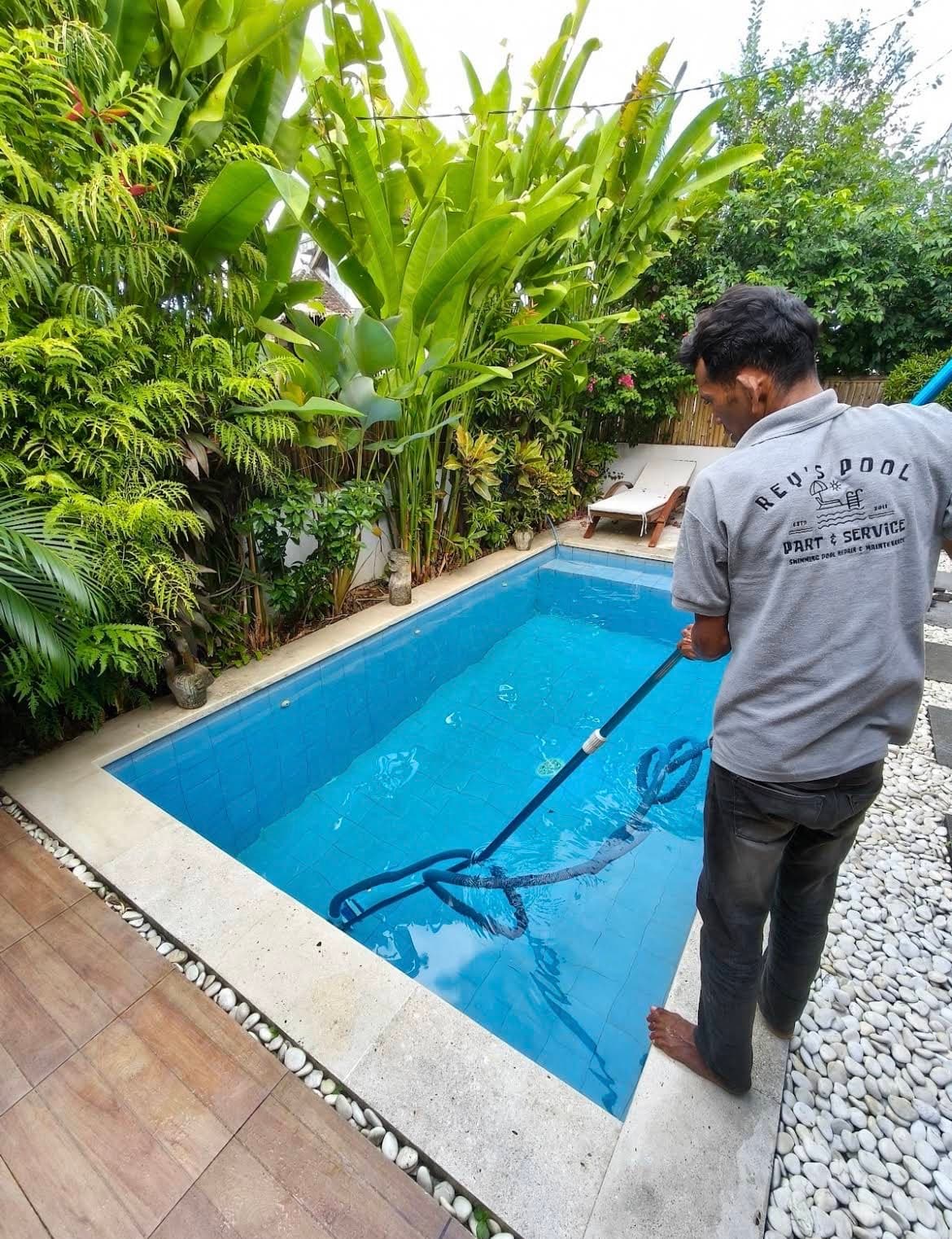Ray's Pool Attendant – Swimming Pool Maintenance Services — photo 1