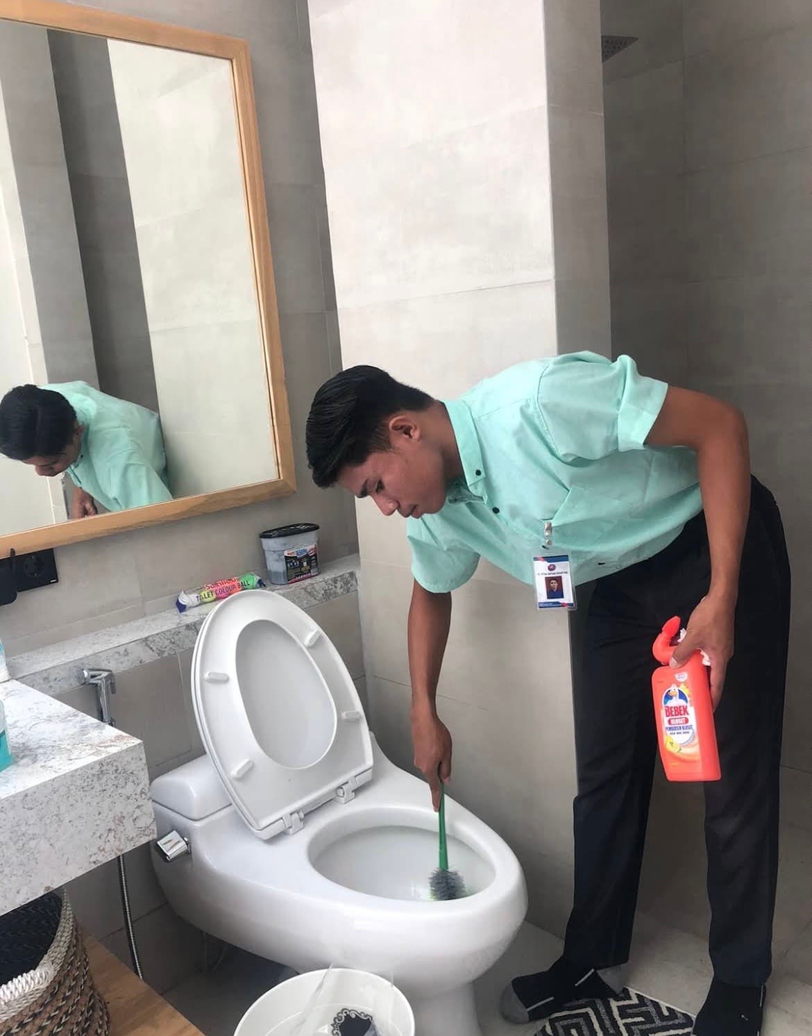 Jasa Cleaning Service (1/3)