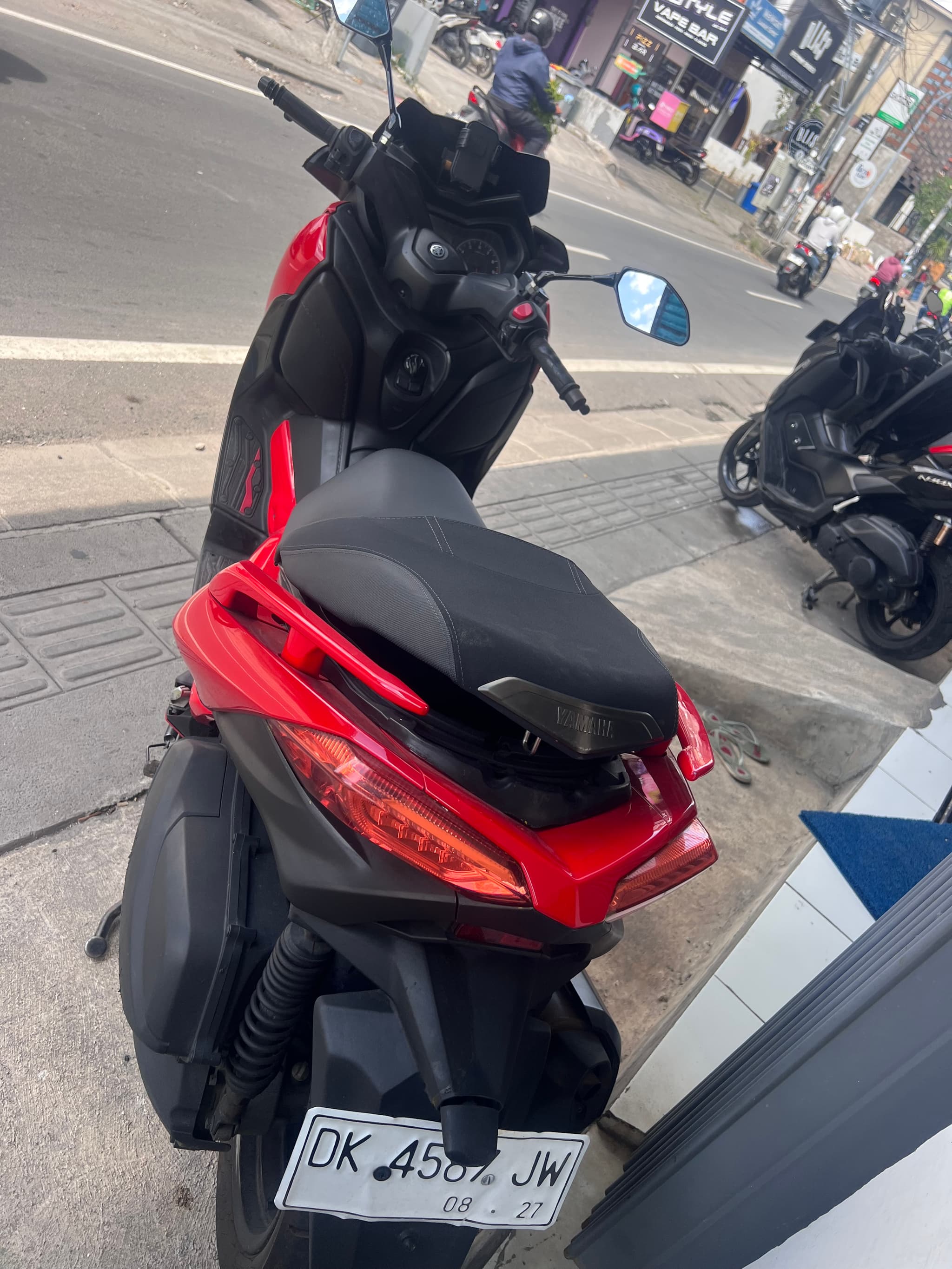 Yamaha lexi 125 (1/3)