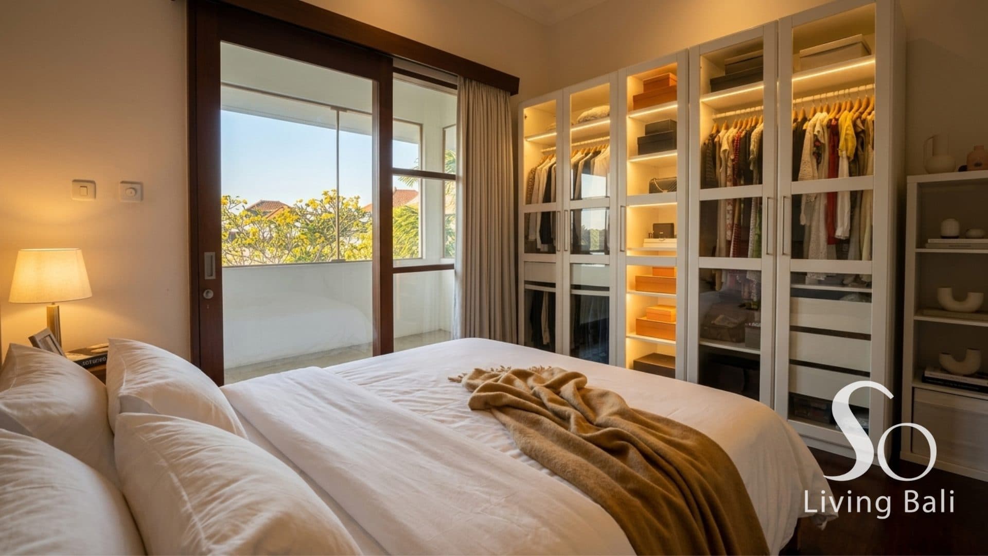Berawa · 5BR Villa · Garden Pool Living (1/3)