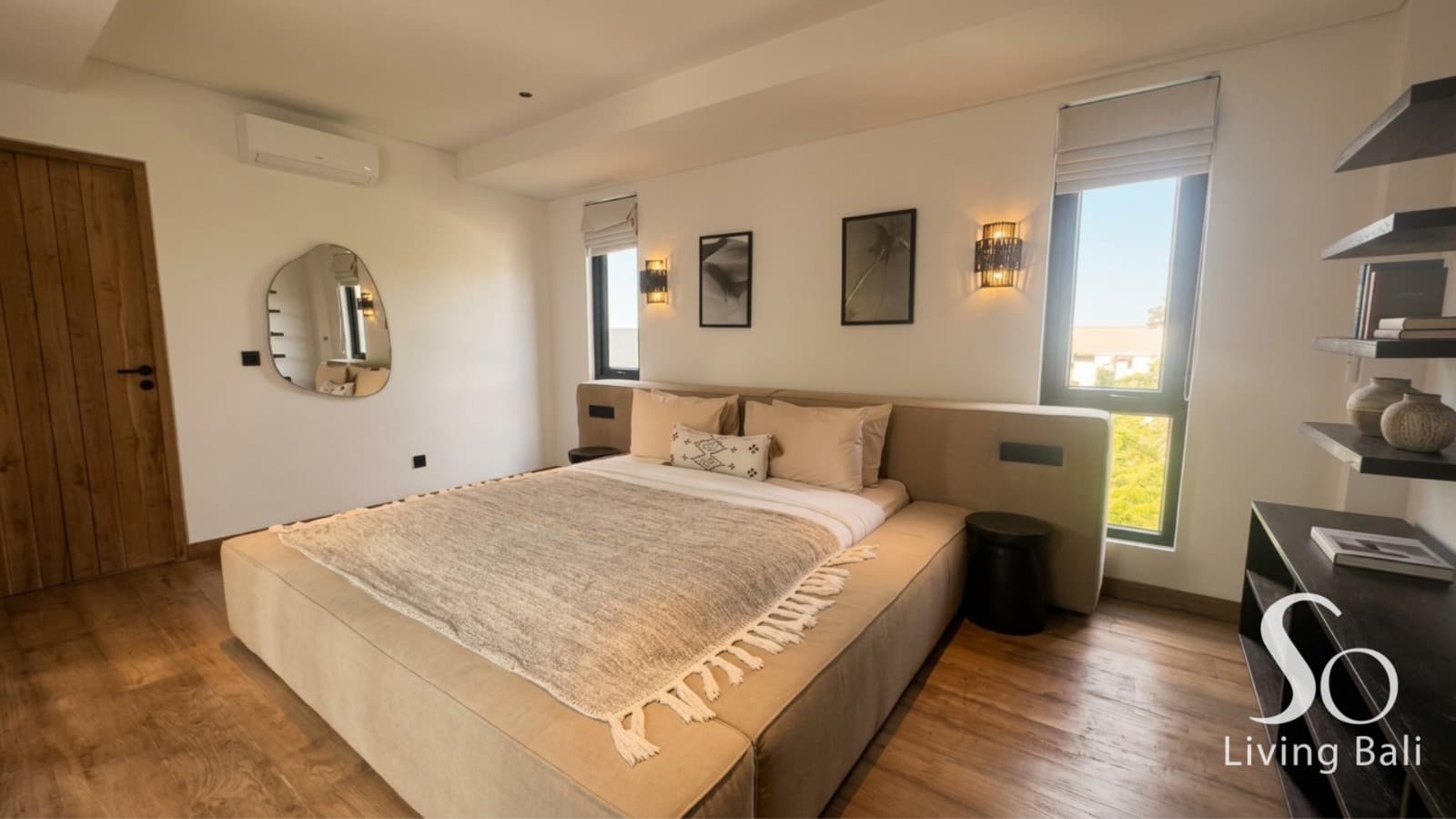 Canggu · 3BR Современная тропическая вилла · Частный бассейн и стильный интерьер (1/3)