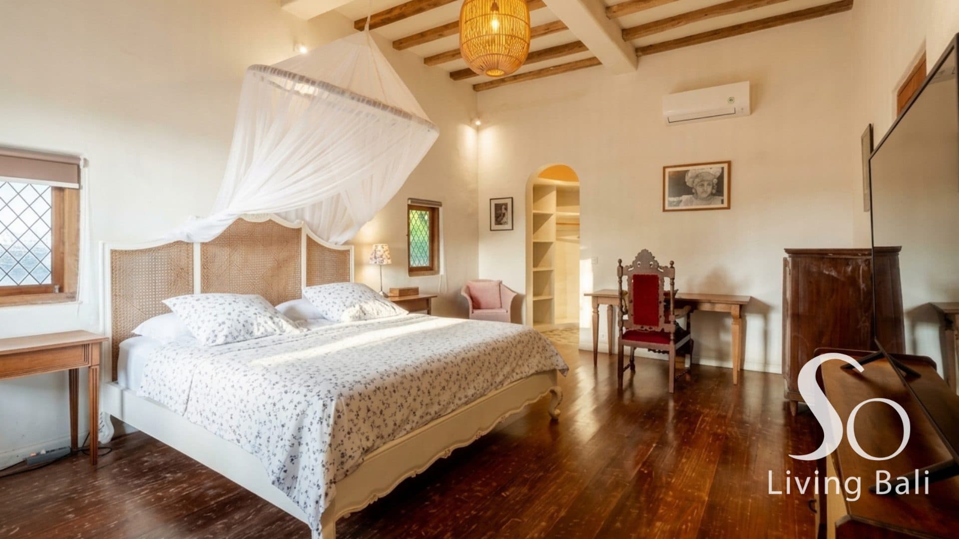 Umalas · Villa 4BR · Heritage Charm & Rice Field Views (1/3)