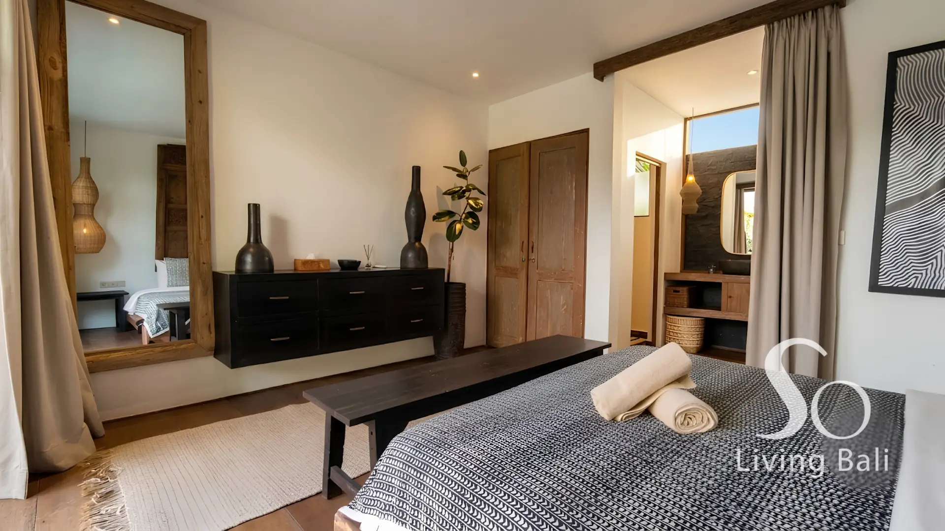 Umalas · Villa 4BR · Tropical Pool Compound (1/15)