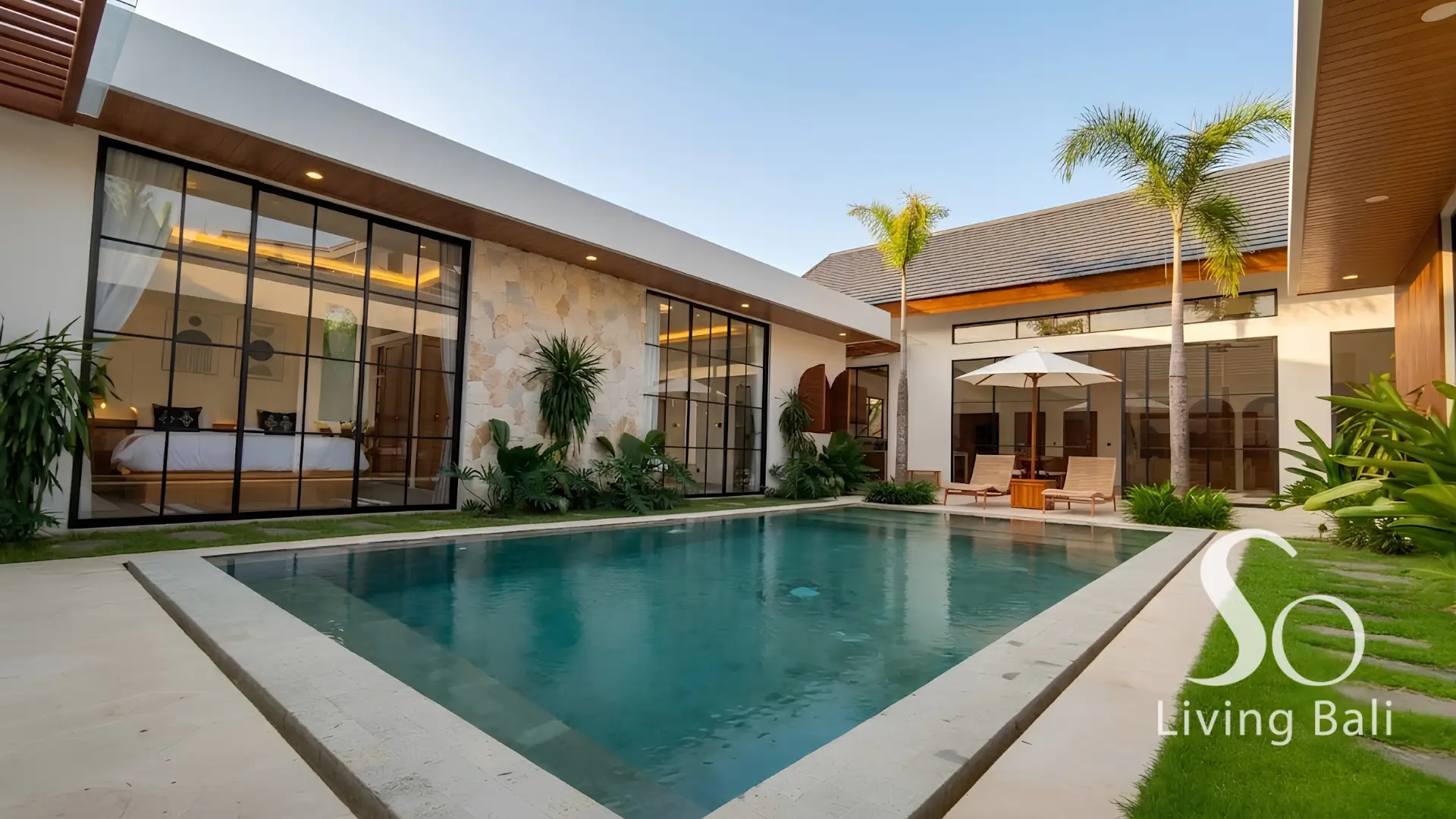 Kerobokan · Villa 4BR · Modern Courtyard Pool — foto 1