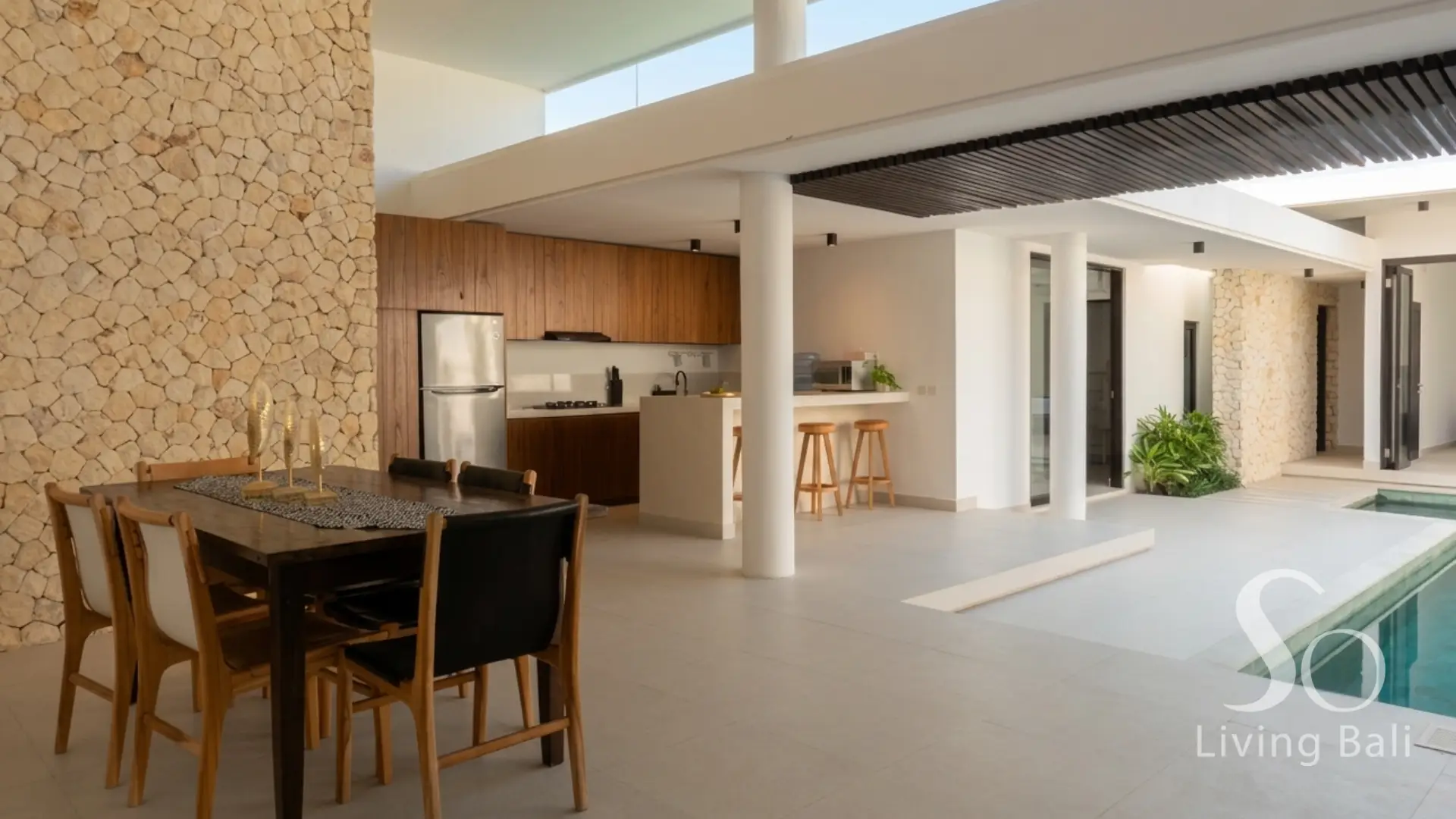 Berawa · Villa 3BR · Minimalist Indoor-Outdoor Living (1/10)