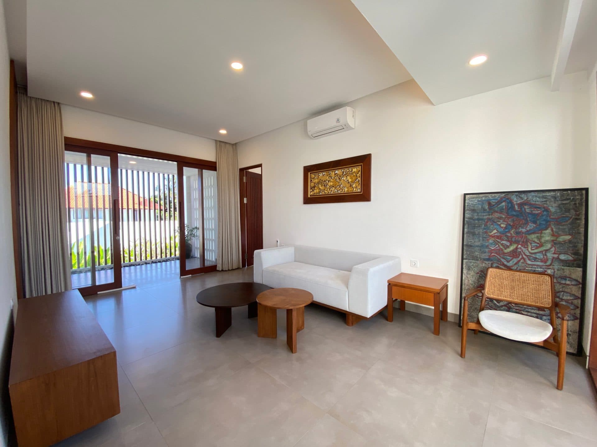 3-Bedroom Private Villa with big garden in Cemagi (1/3)
