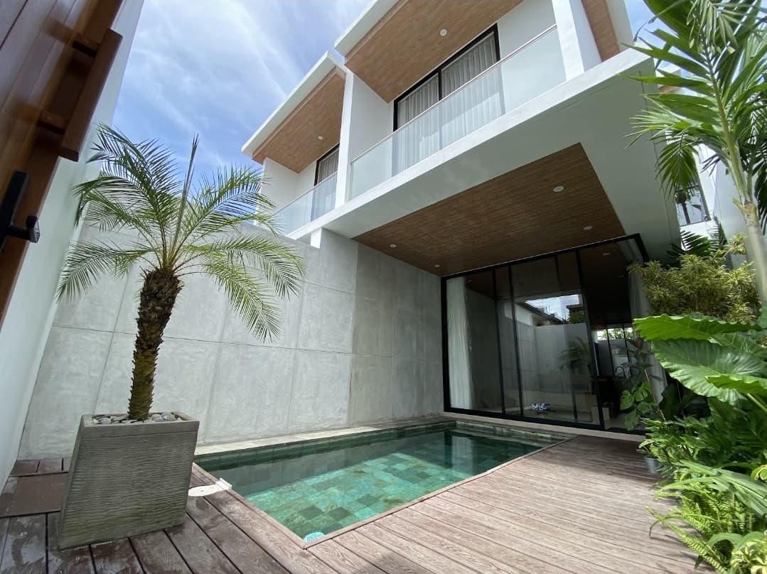 2BW12|2BR Villa in Berawa (1/3)