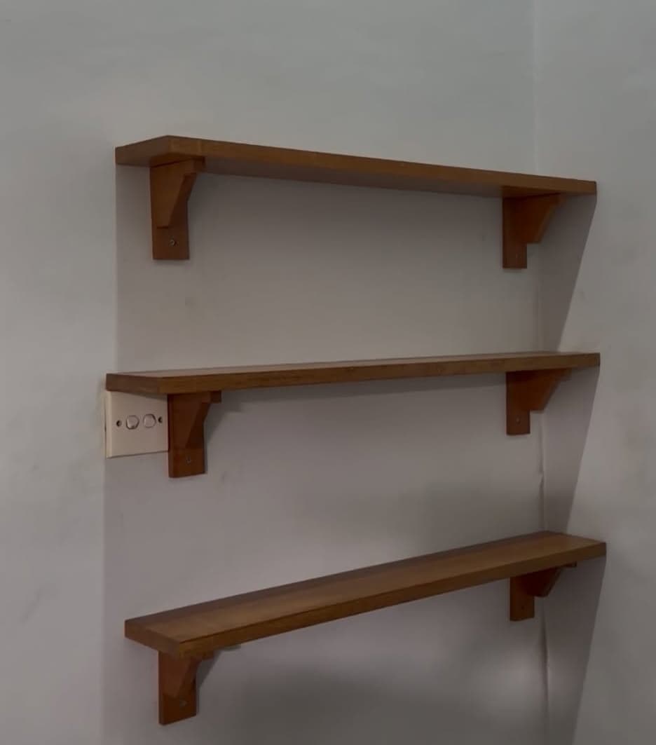 Minimalist Custom Wood Wall Shelves – Natural Finish (1/3)
