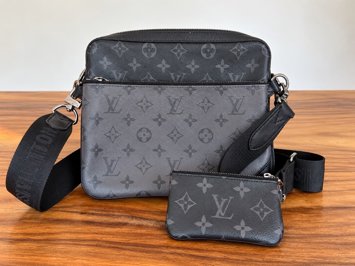 Louis Vuitton Trio Messenger Monogram Eclipse – M69443 – New (1/3)