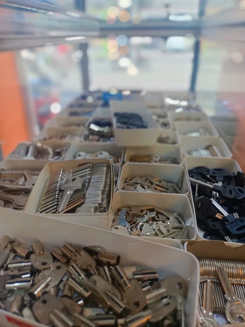 LOCKSMITH SERVICE - MOST COMPLETE KEY DUPLICATION IN BALI (1/3)