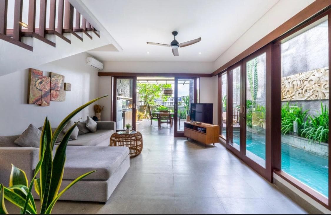 30-YEAR LEASEHOLD / FREEHOLD – MODERN TROPICAL CONNECTING VILLAS IN BATU BOLONG, CANGGU (1/3)