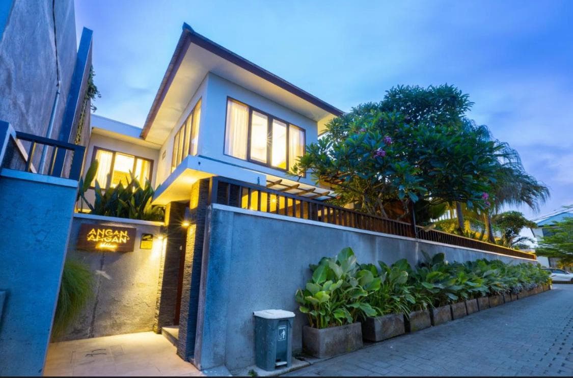 LEASEHOLD 30 TAHUN / FREEHOLD – VILA TROPIS MODERN YANG TERHUBUNG DI BATU BOLONG, CANGGU — foto 1