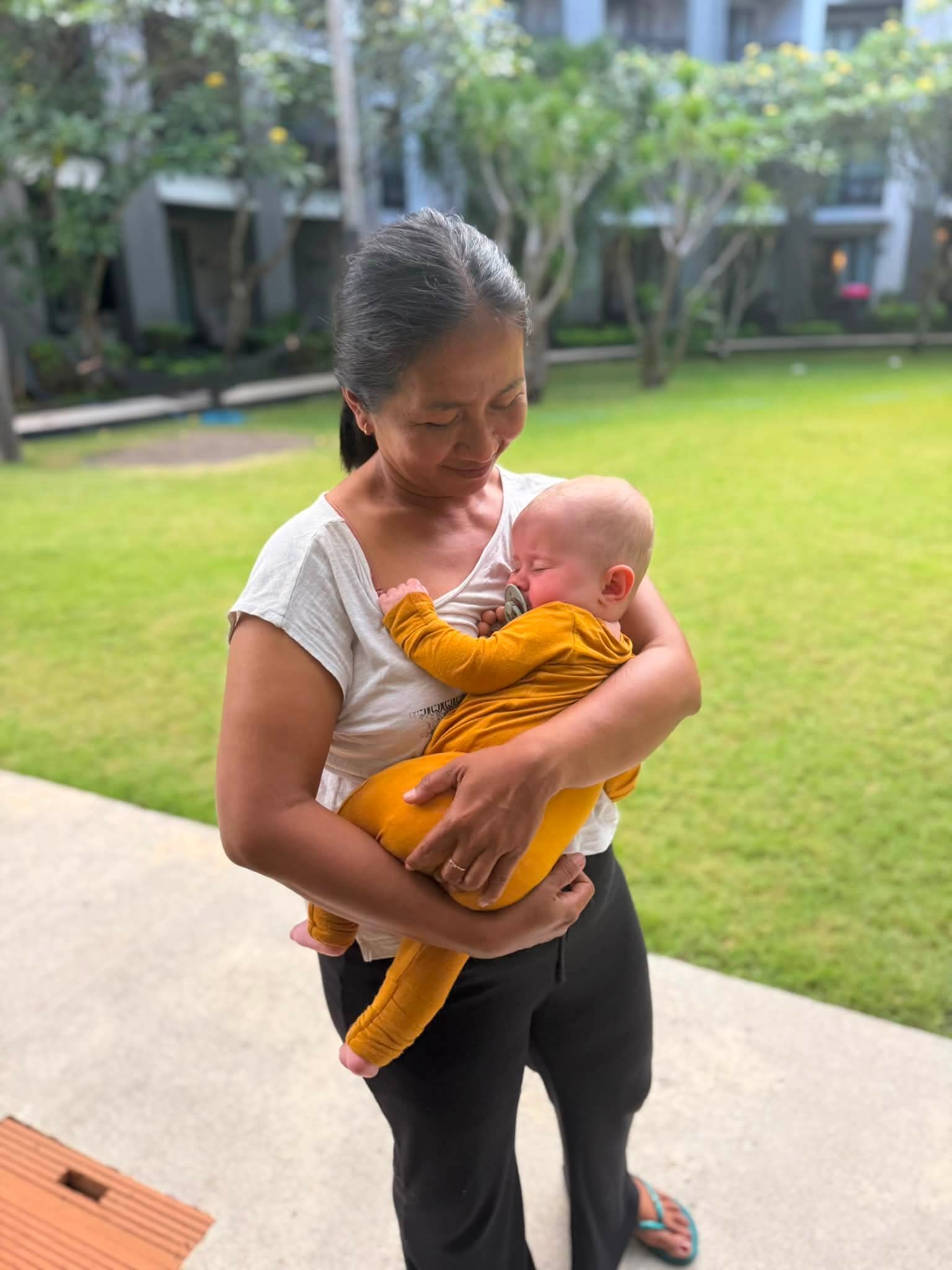 babysitter, love and care first aid certificate — photo 1