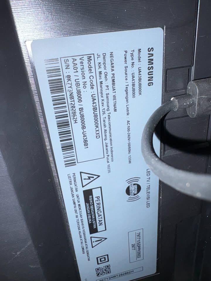 TV - Samsung 43” 4K Crystal UHD Smart TV in very good condition. (1/4)